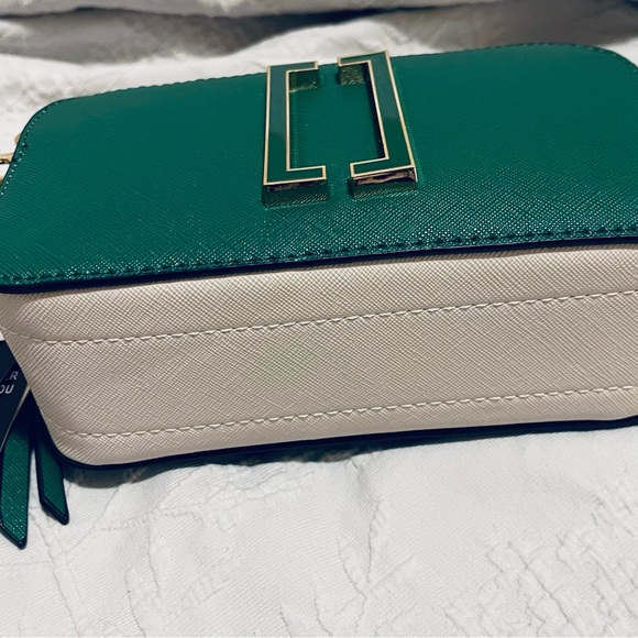 Green Crossbody purse stunning gift new with clutch 2 piece set VEGAN LEATHER - Picture 8 of 13